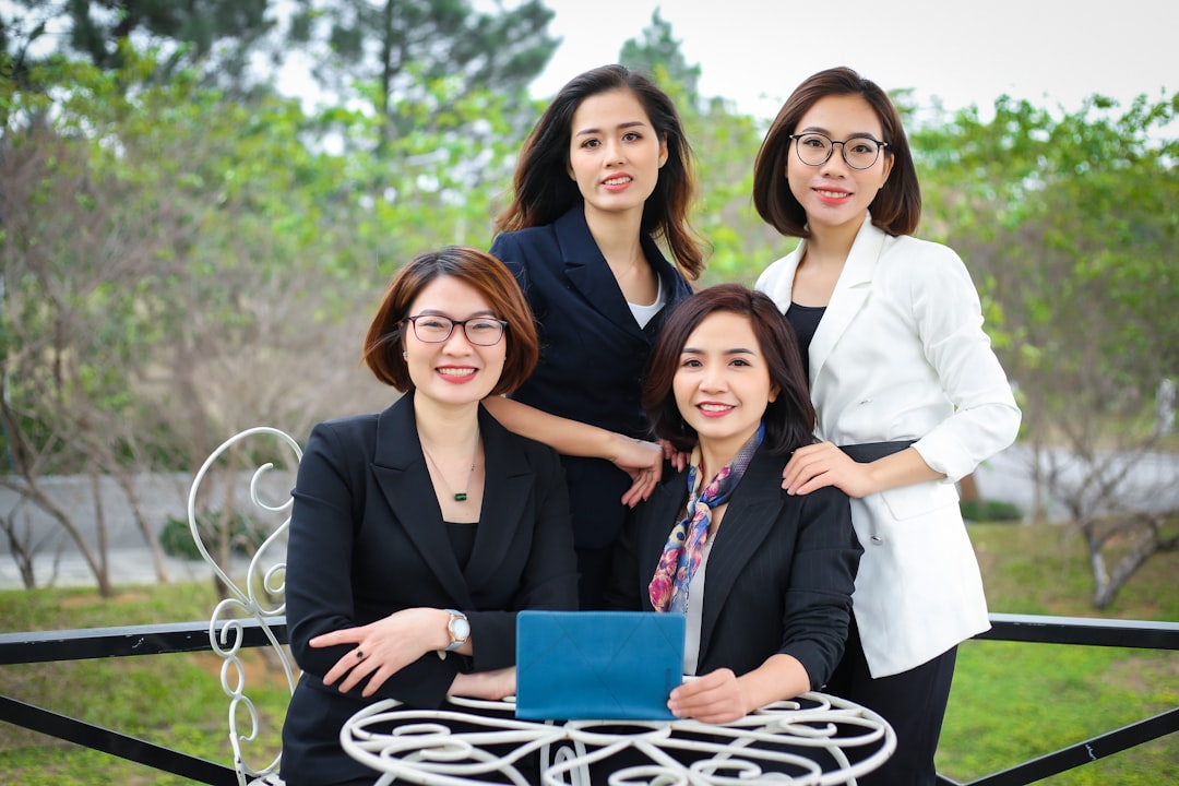 B2B Social Proof That Converts: Cohort-Based Case Studies