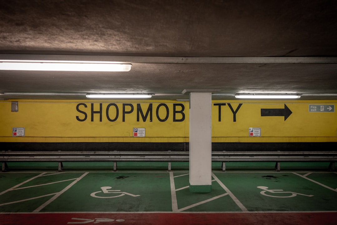 Shopify vs WooCommerce (2025): Total Cost, SEO, Speed & Apps